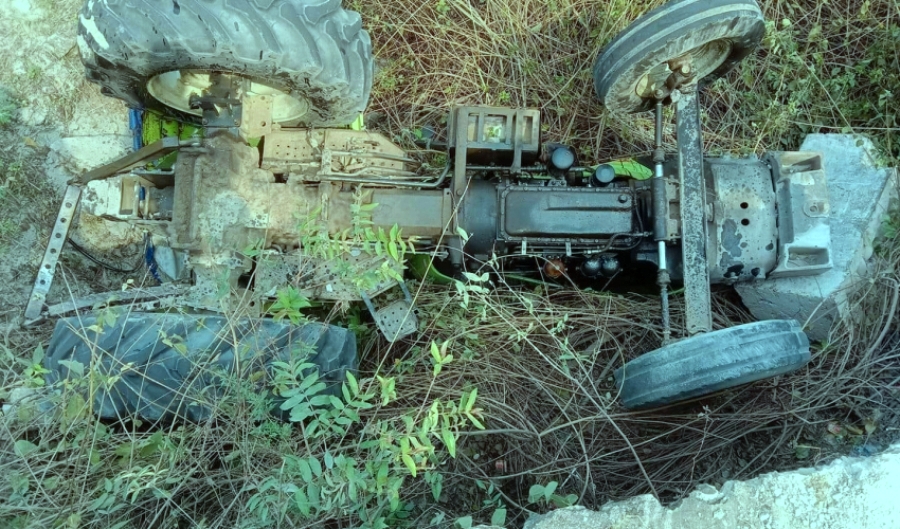 डोटीमा ट्र्याक्टर दुर्घटनामा चालकको घटनास्थलमै मृत्यु